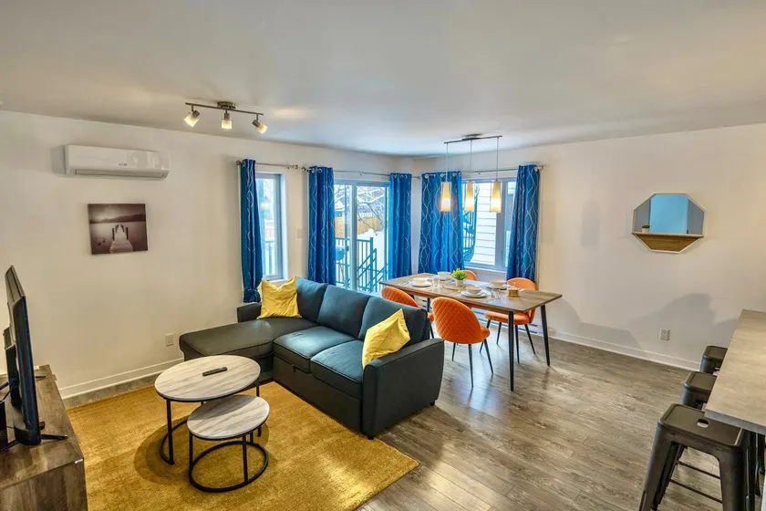 Modern 3BR 4beds apartment AC WiFi Free Parking - Image 1