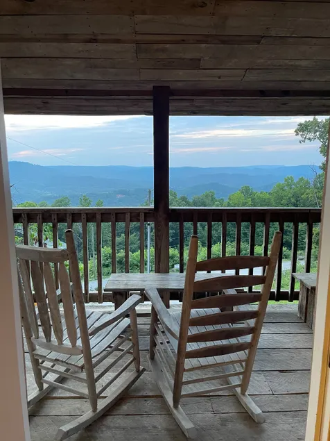 Lookout Mountain Cabin - Image 1
