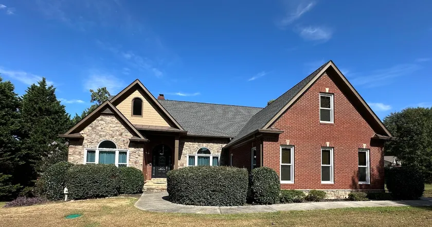 Spacious 4BR Retreat | Road Atlanta & Château Élan - Image 1
