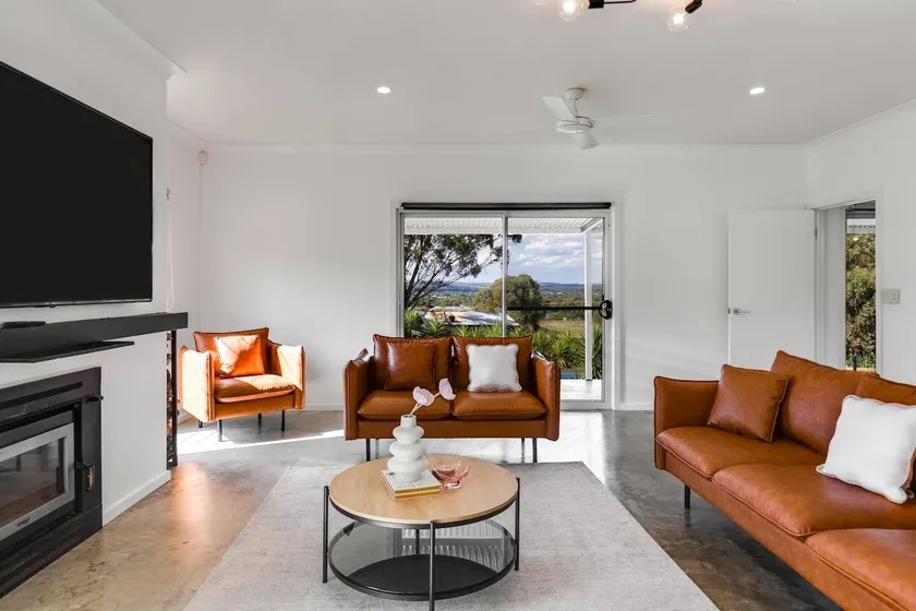 The Albens—Countryside Chic amongst the Hills - Image 1
