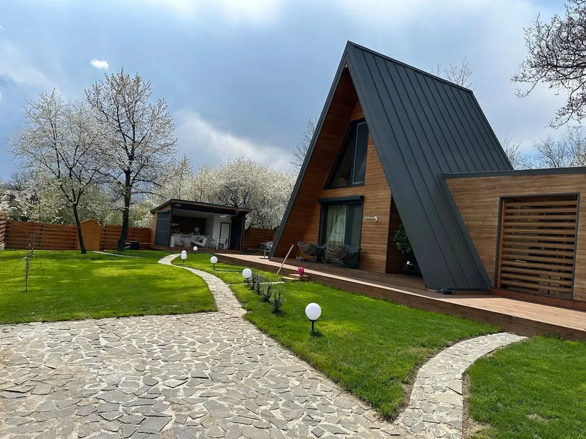 Hill Lodge - Image 1