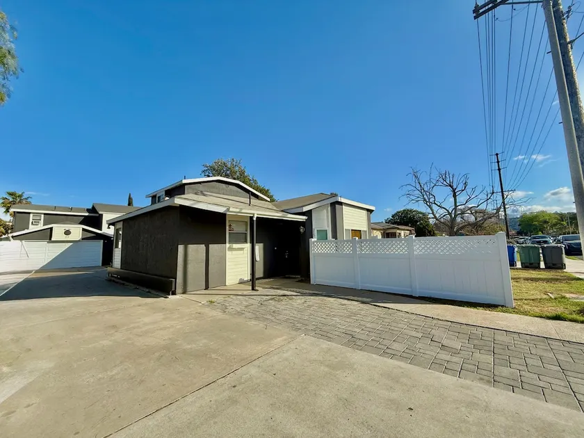 3BR House with Garage Close to Downtown and HWY! - Image 1