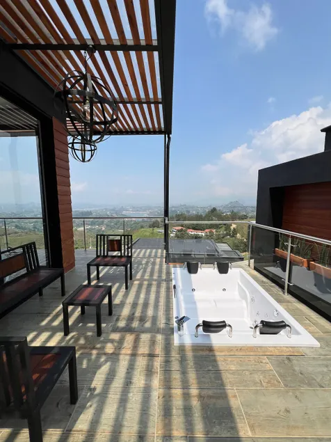 Montecielo 40 Beautiful View Guatapé with Jacuzzi. - Image 1