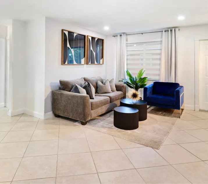 Casa Lumière|Stylish 2BR Only 6 Minutes from Beach - Image 1
