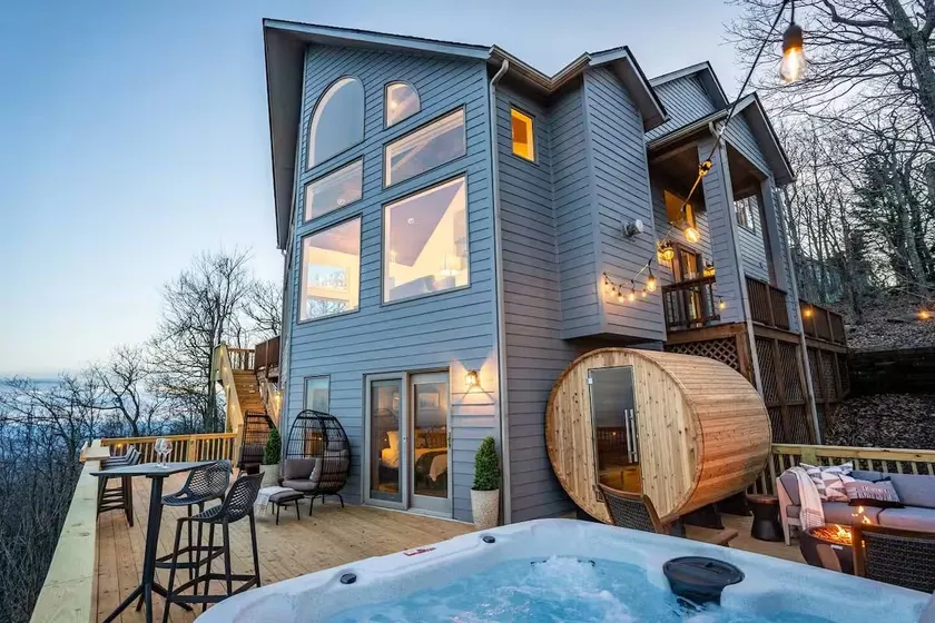 Designer Home w/ Incredible Views, Sleeps 16 - Image 1