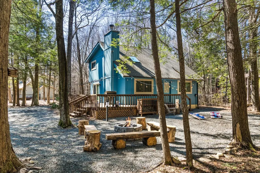 Summer Camp Escape | Firepit, Games, near the Lake - Image 1