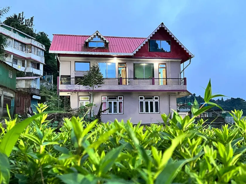 Homestay with Mountain View - Image 1