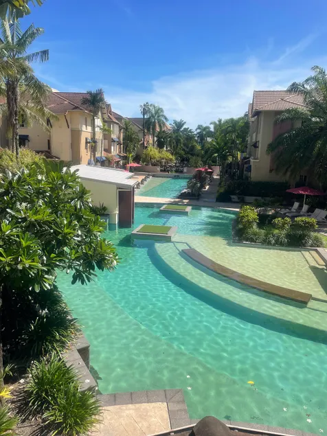 Bulloo Lagoon Oasis Luxury Resort - Image 1