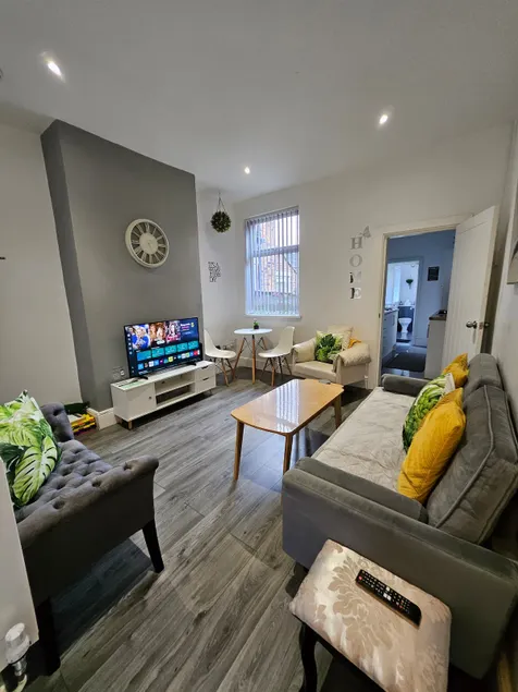 Superb space sleeps 6 - By the Joyous Stays - Image 1