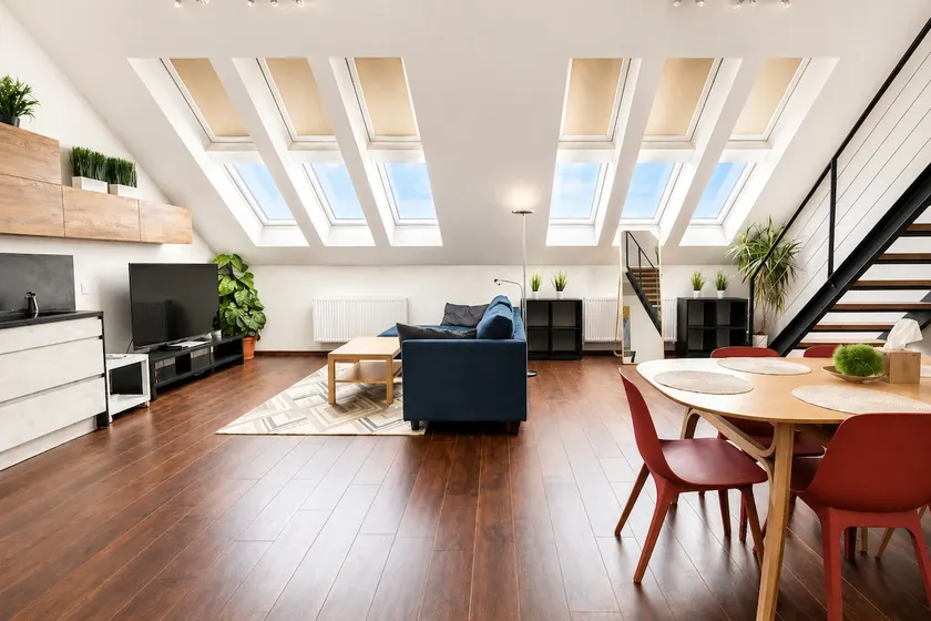 Quite Loft with Balcony and 3 Air Conditioners - Image 1