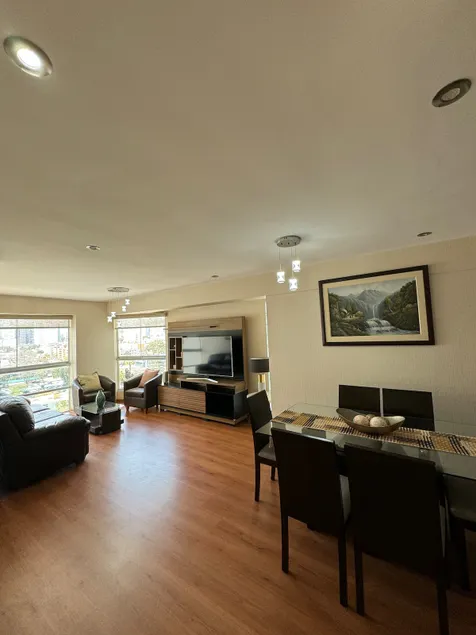 Spacious and Modern Apartment / San Isidro Limit - Image 1