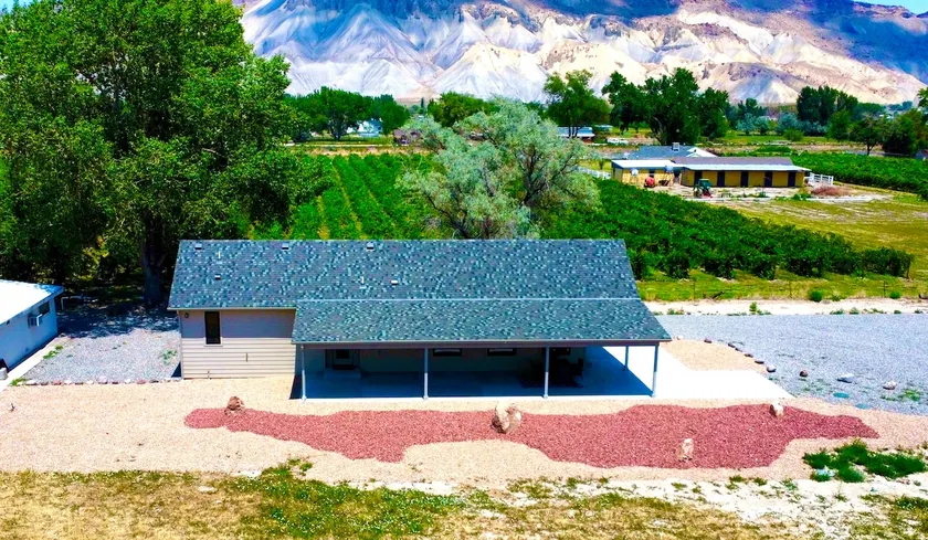 Vines & Views • A Quiet Colorado Retreat - Image 1