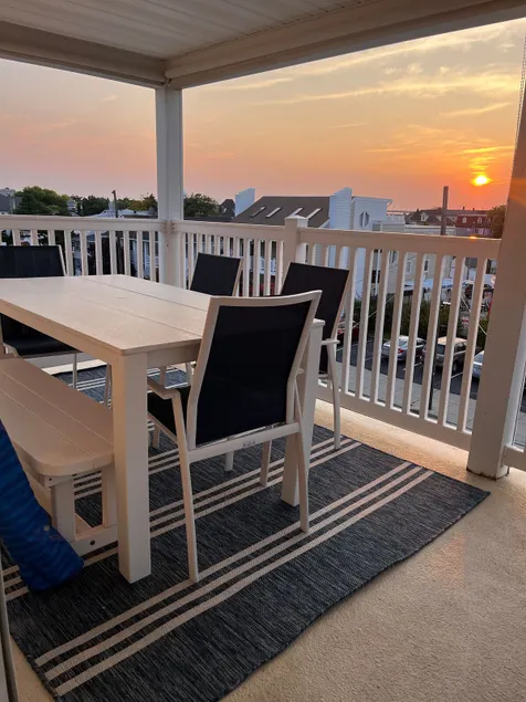 Cozy & Quiet - Walk To Beach~NEW Beds! - Image 1