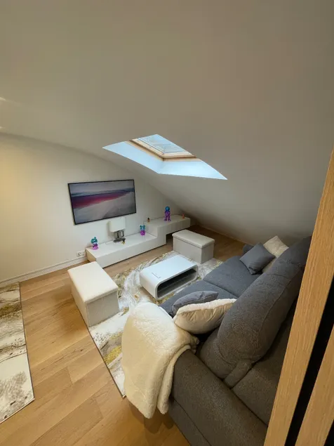 Apartment near Exhibition Park - Image 1