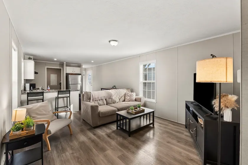 Charming 2BR Warren House - Image 1