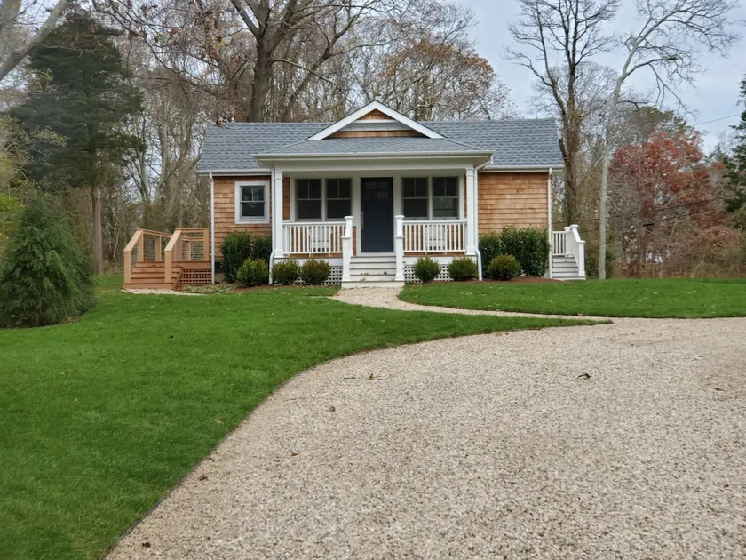 Hamptons Waterview Cottage - Image 1