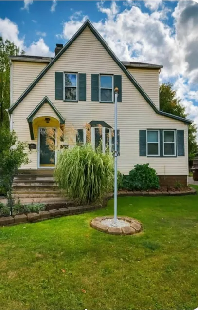 Spacious 3BR Parma Home. Sleeps 6. Near Cleveland. - Image 1