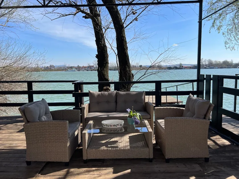 River House Zizi - Image 1
