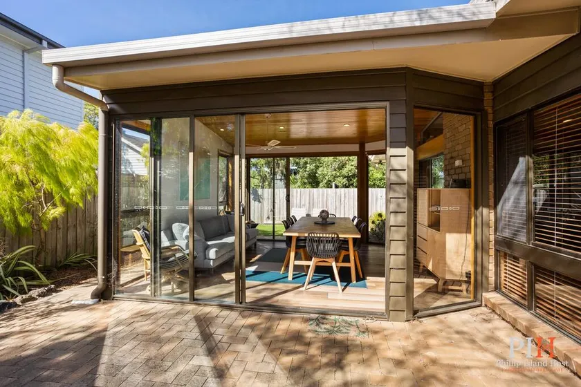Private Gate to Beach Sleeps 10 - Image 1