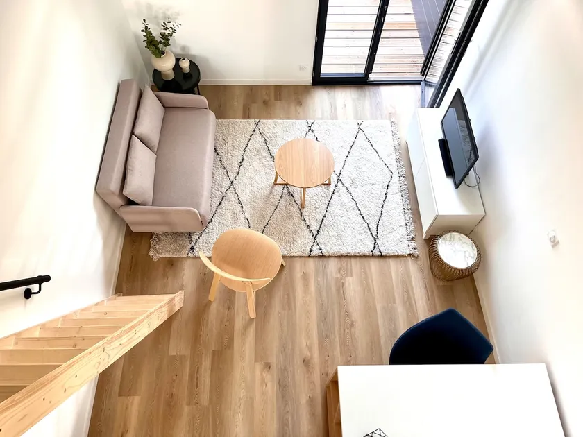 Apartment with a garden - Image 1