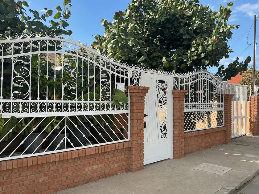 Casa Colibrí: An Urban Oasis. - Image 1