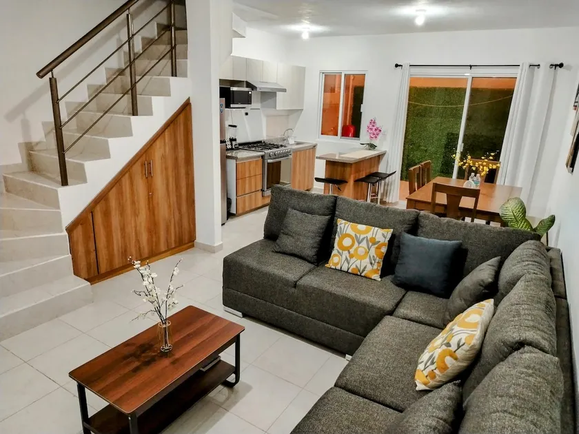 Nice Paulina House with Pool, near Airport - Image 1