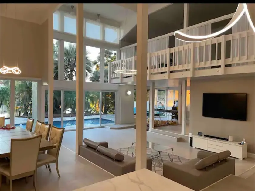 Paradise on the Lake close to Beaches & FLL - Image 1
