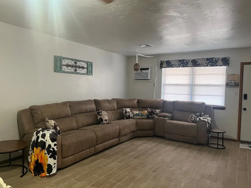 Cactus Corner-2 bed 1 bath - Image 1