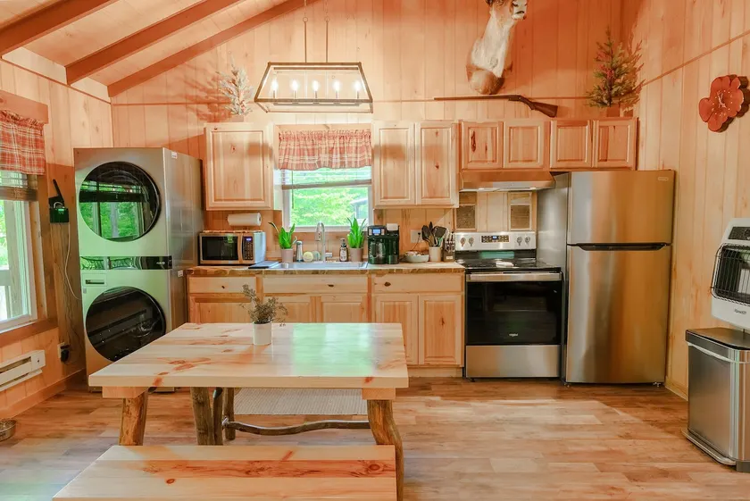 2Q| High Speed WIFI | Pet Friendly Cabin - Image 1