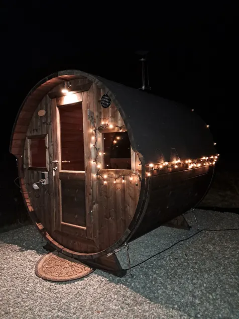 Cozy older house with barbecue room and wood-fired sauna. - Image 1