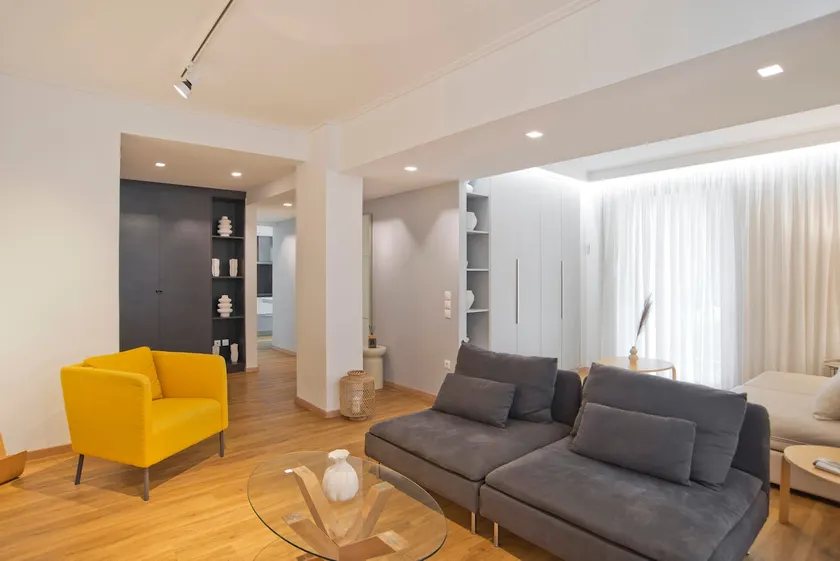 Elegance Vouliagmeni Gem Luxury Apt, Walk to Beach - Image 1