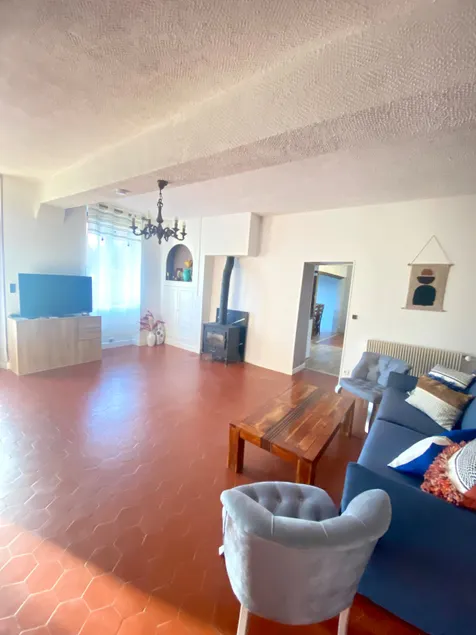 Private accommodation with garden, accessible by code - Image 1