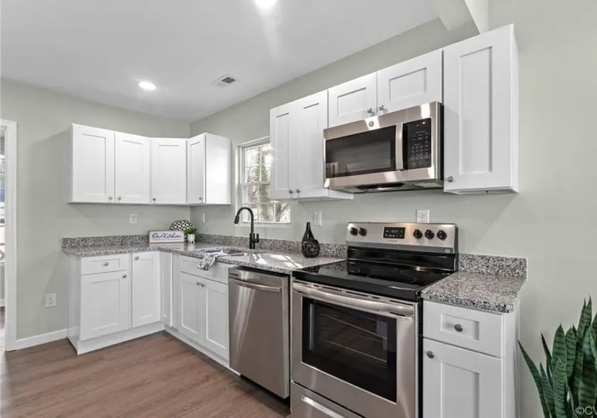 Renovated ”Like New” Comfy Home. - Image 1