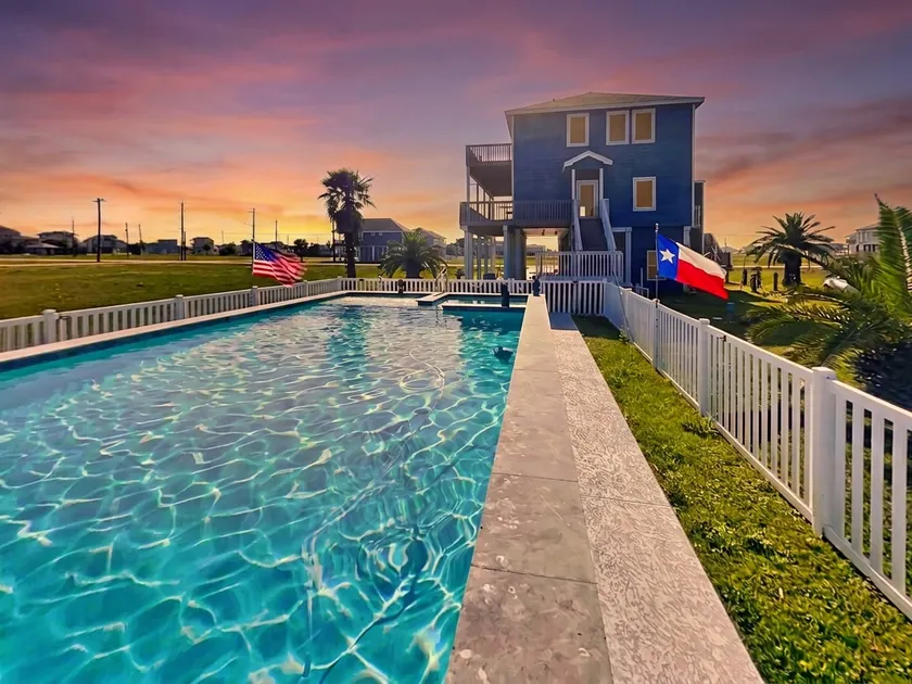 Splish Splash Oasis - Image 1