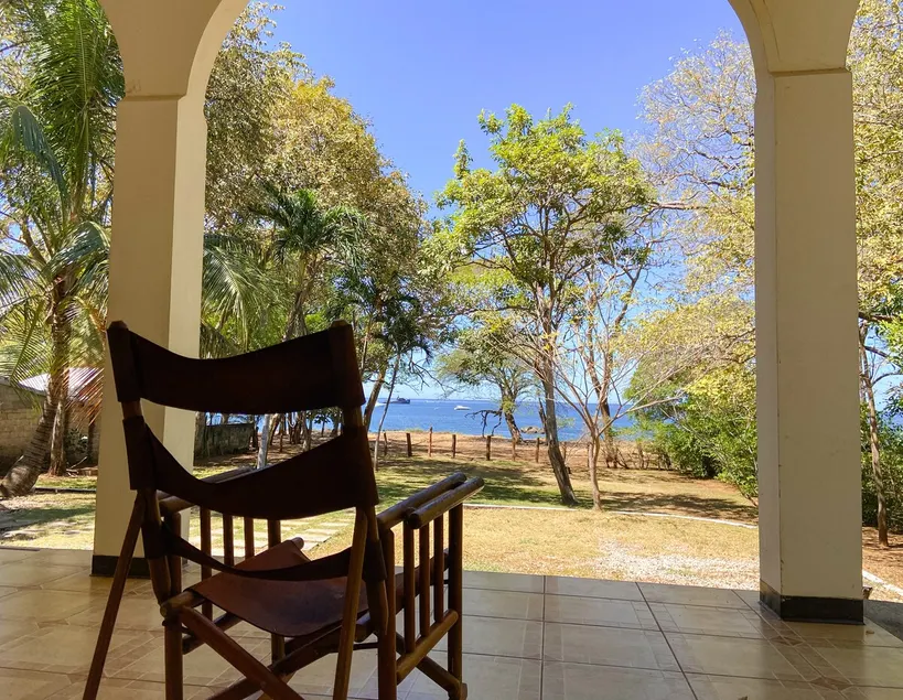 Tranquil 4BR Beachfront Home - Image 1