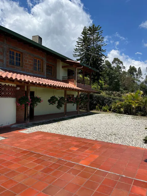 Beautiful Rionegro Estate rest house - Image 1
