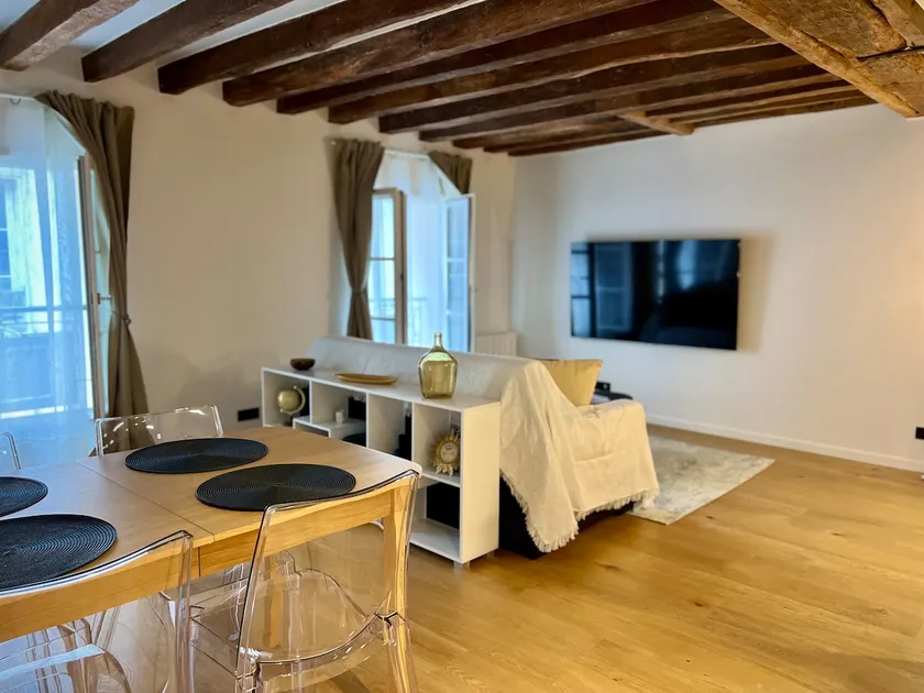 Hyper Centre / Stylish 1BR / Newly Renovated - Image 1