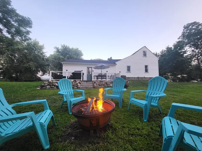 Malta/Saratoga Cottage Home w/patio/firepit - Image 1