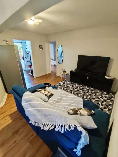 Full apartment with backyard - Image 1