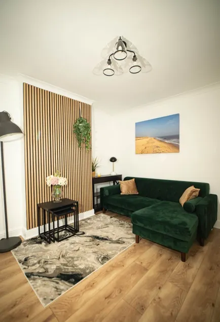 Spacious - Sleeps 5 - Garden - Close To Sea - Image 1