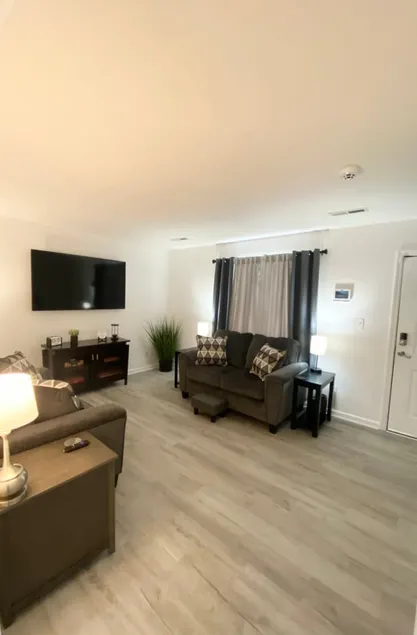 Central Charm 3 br/ 2 bath house - Image 1