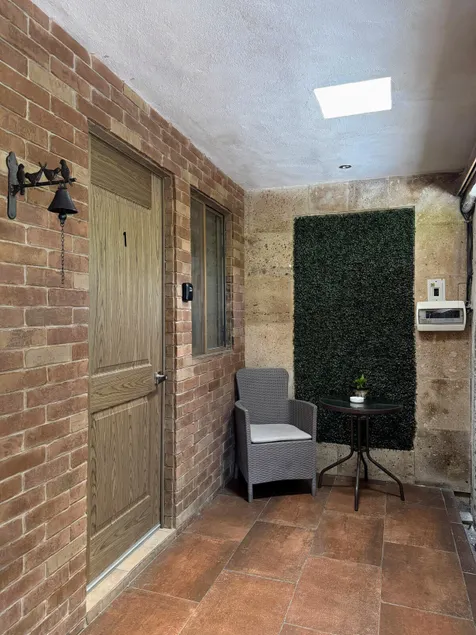 Executive Suite Loft 1 - Image 1