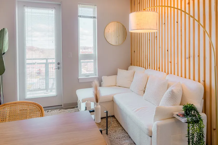 Peaceful suite in Boston with city views - Image 1