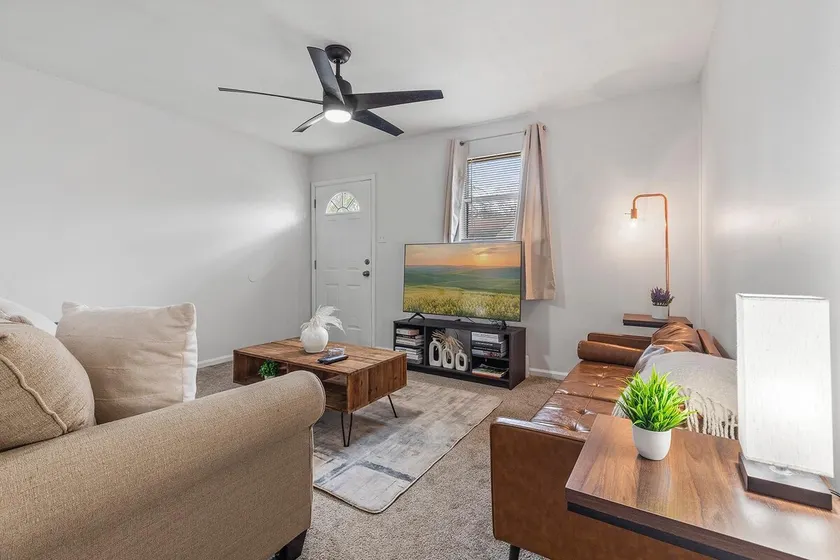 3BR Stylish and Inviting Home - Image 1