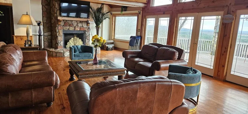 Retreat, Wedding & Vacation Estate | Sleeps 30 - Image 1