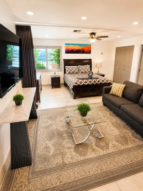 Orange Grove Guest house - Image 1