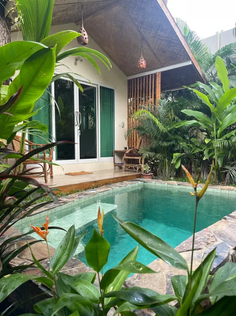 Premier Beachfront Eco Bungalow - Image 1
