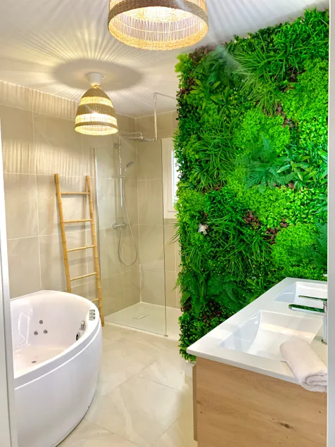 Romantic suite with private spa & terrace - Image 1