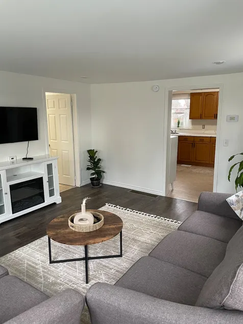 Cozy 2 bedroom home - Image 1