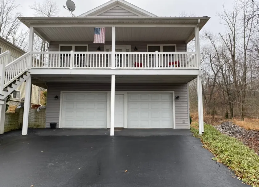 5 BR/3 BA lake home in Grand Rivers, KY - Image 1